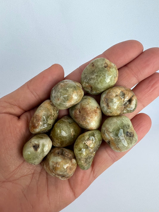 Green Garnet Tumbled Stone